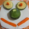 UN PAGLIACCIO CON LE ZUCCHINE TONDE RIPIENE DI[...]