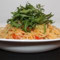 Spaghetti al pomodoro fresco con rucola e grana