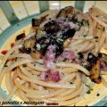 Bucatini con pancetta e melanzane