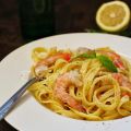 tagliatelle fatte in casa al limone con gamberi