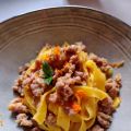 Tagliatelle al ragù di luganega e arancia