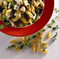 Mezze penne con olive e mozzarella 3