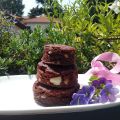 Brownies al doppio cioccolato e noci macadamia