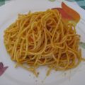 Spaghetti con 'nduja e pangrattato