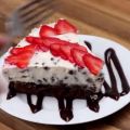Cheesecake con brownie e scaglie di cioccolato