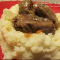 SPEZZATINO DI VITELLO al vino bianco con purè