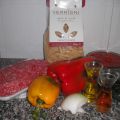 pennette rigate con peperoni e carne tritata