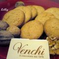 Biscotti con noci e cioccolato bianco