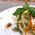 Spaghetti al pesto di pistacchi e pinoli con[...]