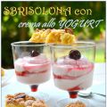 Sbrisolona con crema allo yogurt e amarene