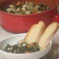 Zuppa fredda con cannellini e verdure