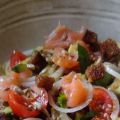 Insalata di lenticchie, salmone ed avocado