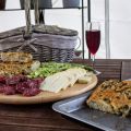 FOCACCIA RUSTICA ALLE FAVE CON PECORINO E SALAME