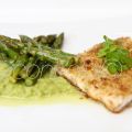LEI: Halibut impanato con asparagi