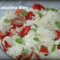Riso freddo con salsa di yogurt e pomodorini