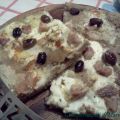 Pizza rustica con gorgonzola e pancetta. Bei[...]