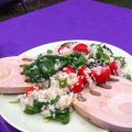 Insalata di quinoa, bulgur, spinaci e pomodorini