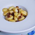 GNOCCHI ZUCCHERO, CANNELLA E UVETTA: 