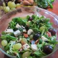 Insalata di valeriana, uva e gorgonzola