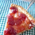 Crostata con crema pasticcera e salsa di[...]