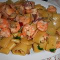 CALAMARI CON VONGOLE, CALAMARI E GAMBERETTI