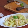 Insalata di pollo e patate cremosa