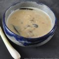 Zuppa Thai di pollo, citronella e funghi