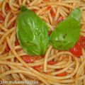 SPAGHETTI AL POMODORO PICCANTE