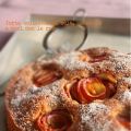 Torta deliziosa di mele, cannella e noci con le[...]