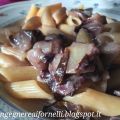 Penne con radicchio e formaggio stagionato