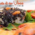 Riso venere con gamberetti, pesto e salmone