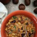 Pasta con fagioli, castagne e peperoni cruschi