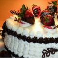 Torta panna fragole e cioccolato