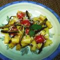 Tortiglioni gialli con zucchine e pomodorini