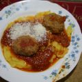 POLENTA CON POLPETTE DI CARNE MISTA
