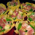 Cestini di parmigiano ripieni