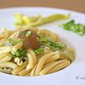 Pasta al sedano e zola con confettura di fichi