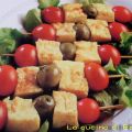 Spiedini di frittata, olive e pomodorini