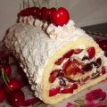 Rotolo al cocco farcito con crema di ciliegie