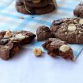 Cookies al doppio cioccolato e nocciole