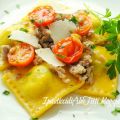 Ravioli di ricotta e spinaci con salsiccia,[...]