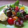 Insalata di pomodori marinati e uova sode