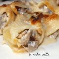 Paccheri ripieni di salsiccia e funghi