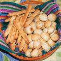 Stuzzichini veloci con la pasta da pane