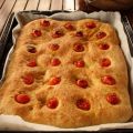 Focaccia ai pomodorini