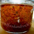 Pesto piccante di pomodorini e pecorino romano,[...]