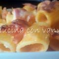 Pasta ricca al forno con besciamella