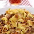 Pappardelle con ragu di carni e noci