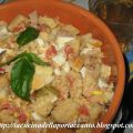 Panzanella del pescatore con tonno e uova[...]