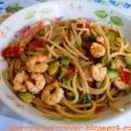 PASTA CON GAMBERETTI, ZUCCHINE E PACHINO